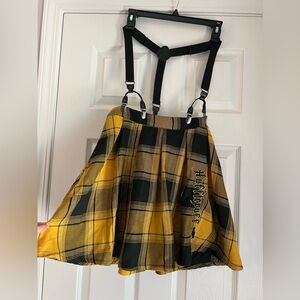 Hufflepuff Skirt Hot Topic - Medium with suspenders Cute Halloween